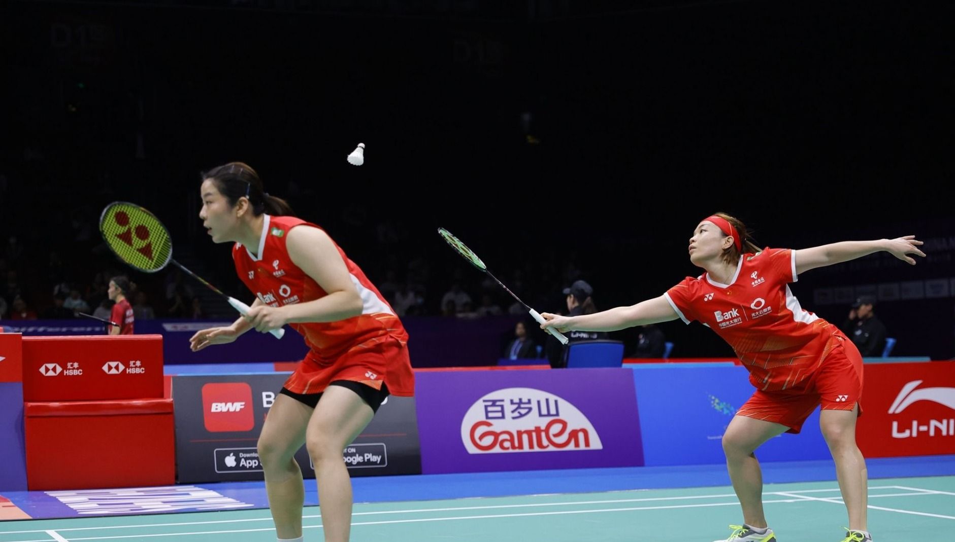 看似夸张 看似夸张