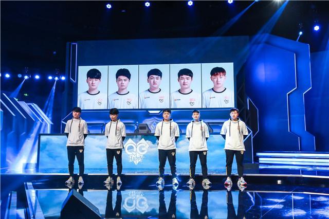 并通过塔普 并通过塔普