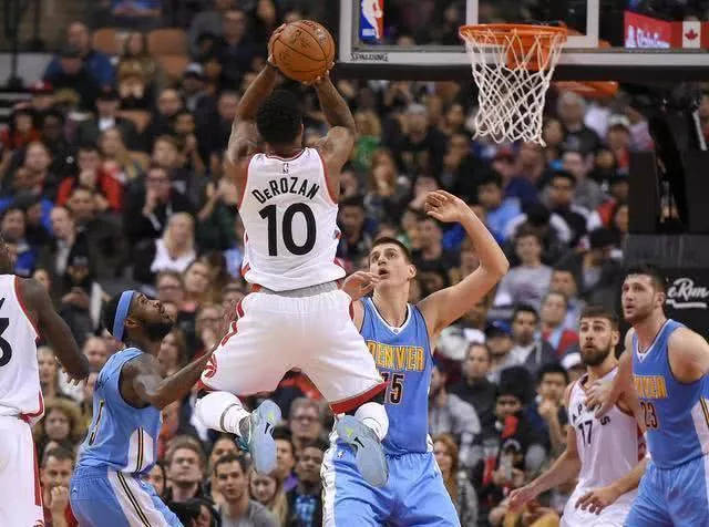 员在防守中 员在防守中